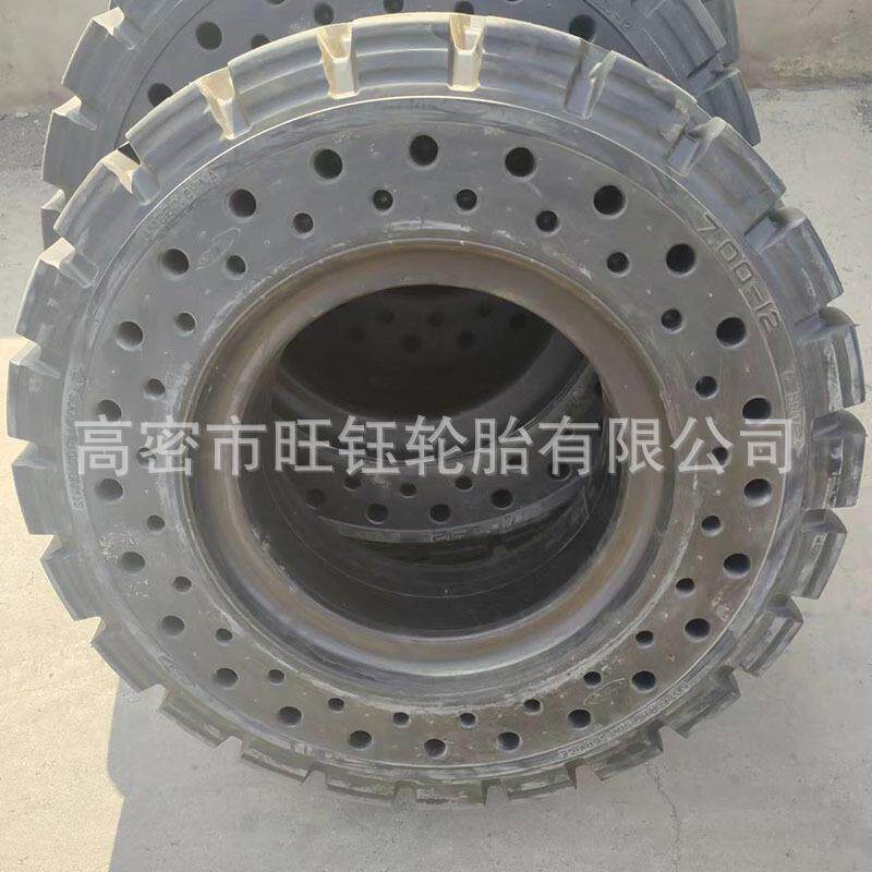 正新700-12矿山实心带孔散热叉车轮胎 650-10 28×9-15拖车轮胎