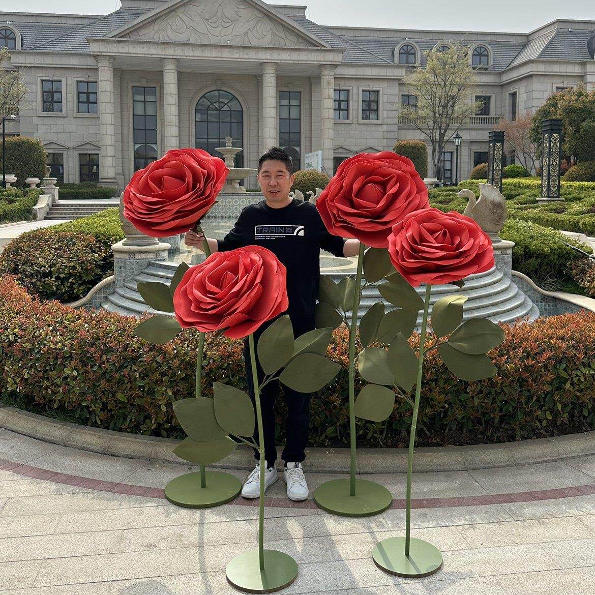 婚庆纸花大红色节日橱窗美陈布置网红打卡户外巨型立体玫瑰纸艺花