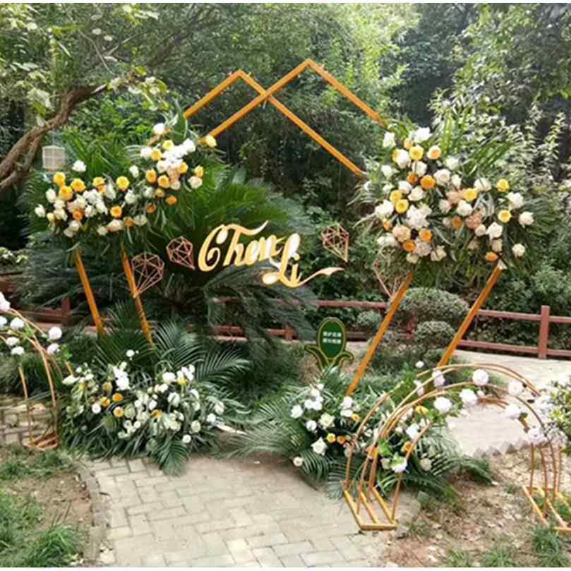 新款婚庆道具铁艺五边形几何拱门舞台装饰背景森系户外婚礼摆件