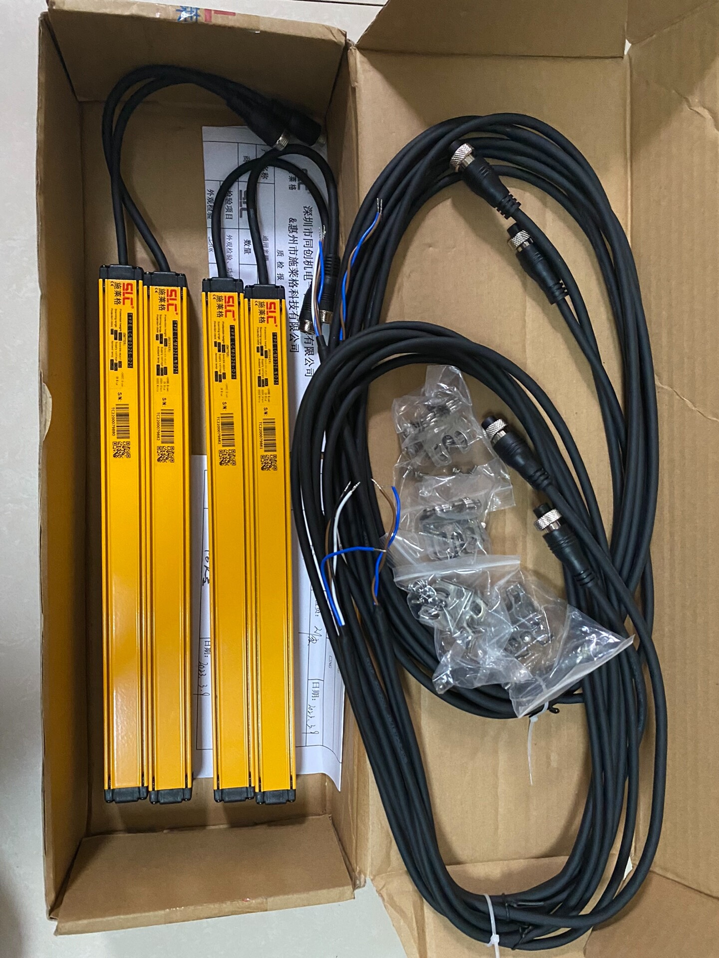 施莱格安全光栅，型号LCM0326-ND25R和LCM032