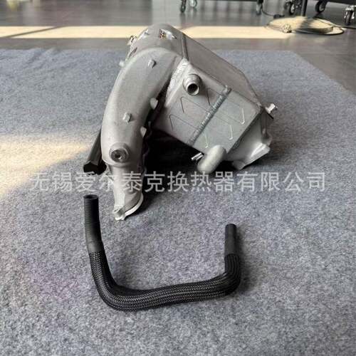 G8XS58M2/M3/M4歧管中冷器顶冷采用高性能偏置翅片更高效换热
