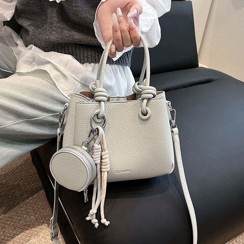 多层欧美小包包女春夏2026新款百搭简约斜挎包时尚手提水桶包