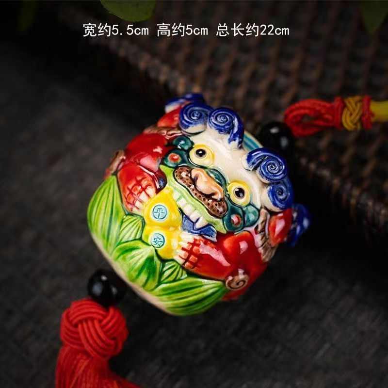 交趾陶汽车挂件创意陶瓷瑞兽国潮醒狮家居公桌装饰摆件礼品