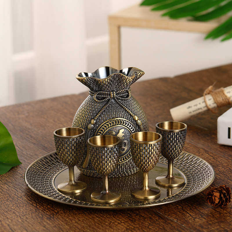 白酒杯套装分酒器复古高脚杯带托盘酒壶创意家用摆件金属古代酒具