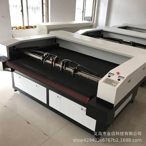T恤服装裤子裁剪机自动送料切割机皮革面料电动裁切辅助加工设备