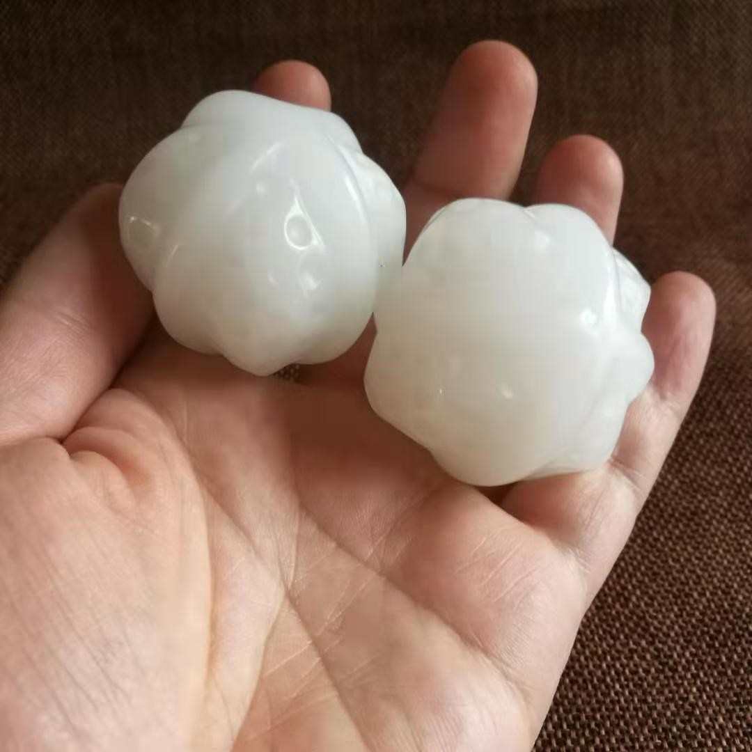 阿富汗白玉核桃把件健身球把玩核桃款手溜球把玩件手球一对批发