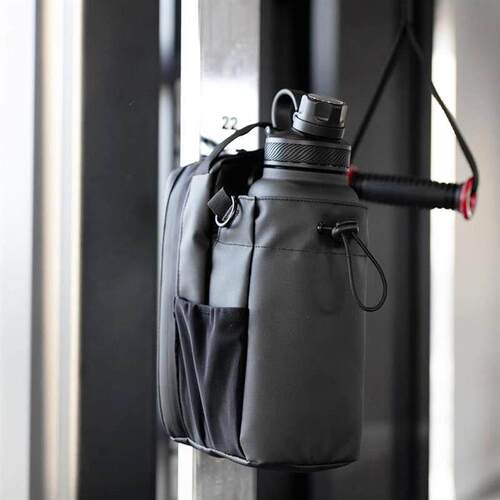 Gym kettle bag magnetic cup bag 磁吸水壶袋斜挎包水杯袋运动