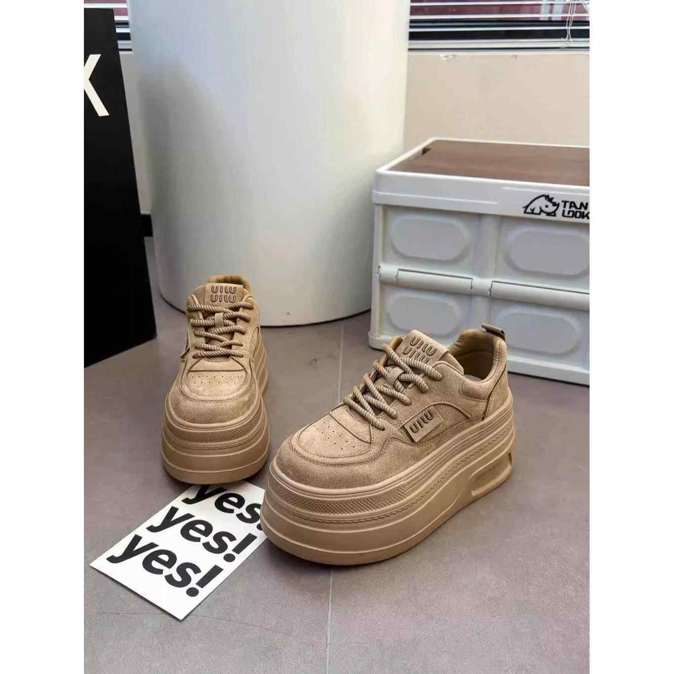 明星真皮8cm厚底增高女鞋2025年新款小个子松糕面包鞋运动休闲鞋