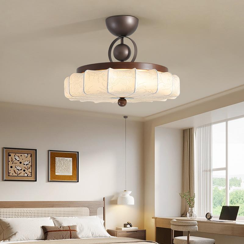 卧室灯吸顶灯2025新款法式中古风布艺餐厅吊灯复古咖色护眼主卧灯