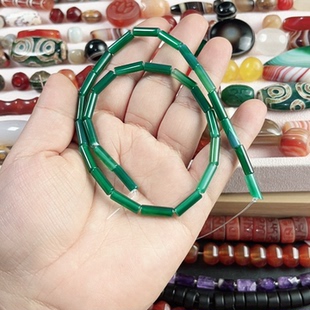 4*13mm绿玛瑙管珠一条