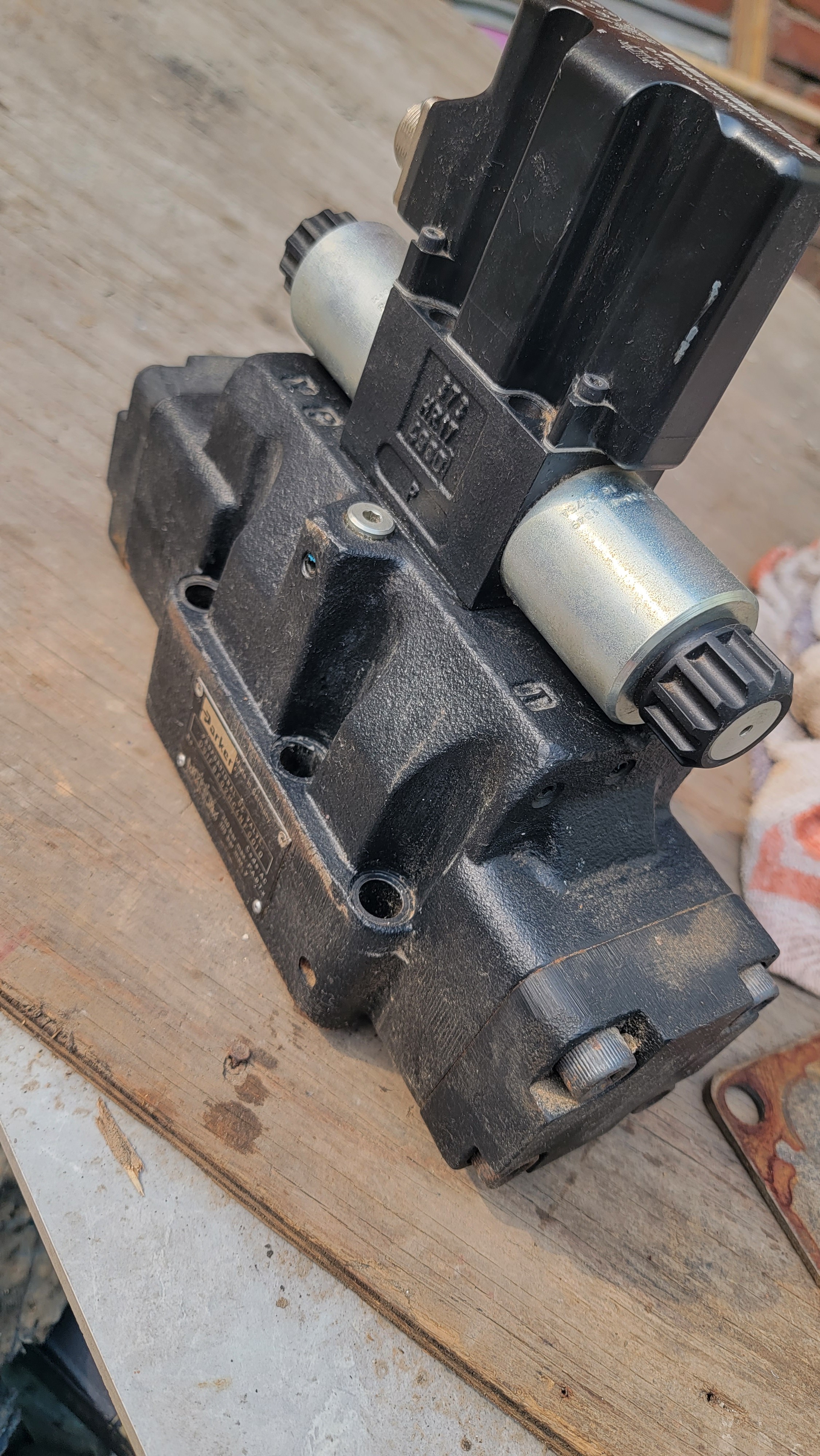 派克电磁阀型号换向阀D91FBE02HC4NF0010