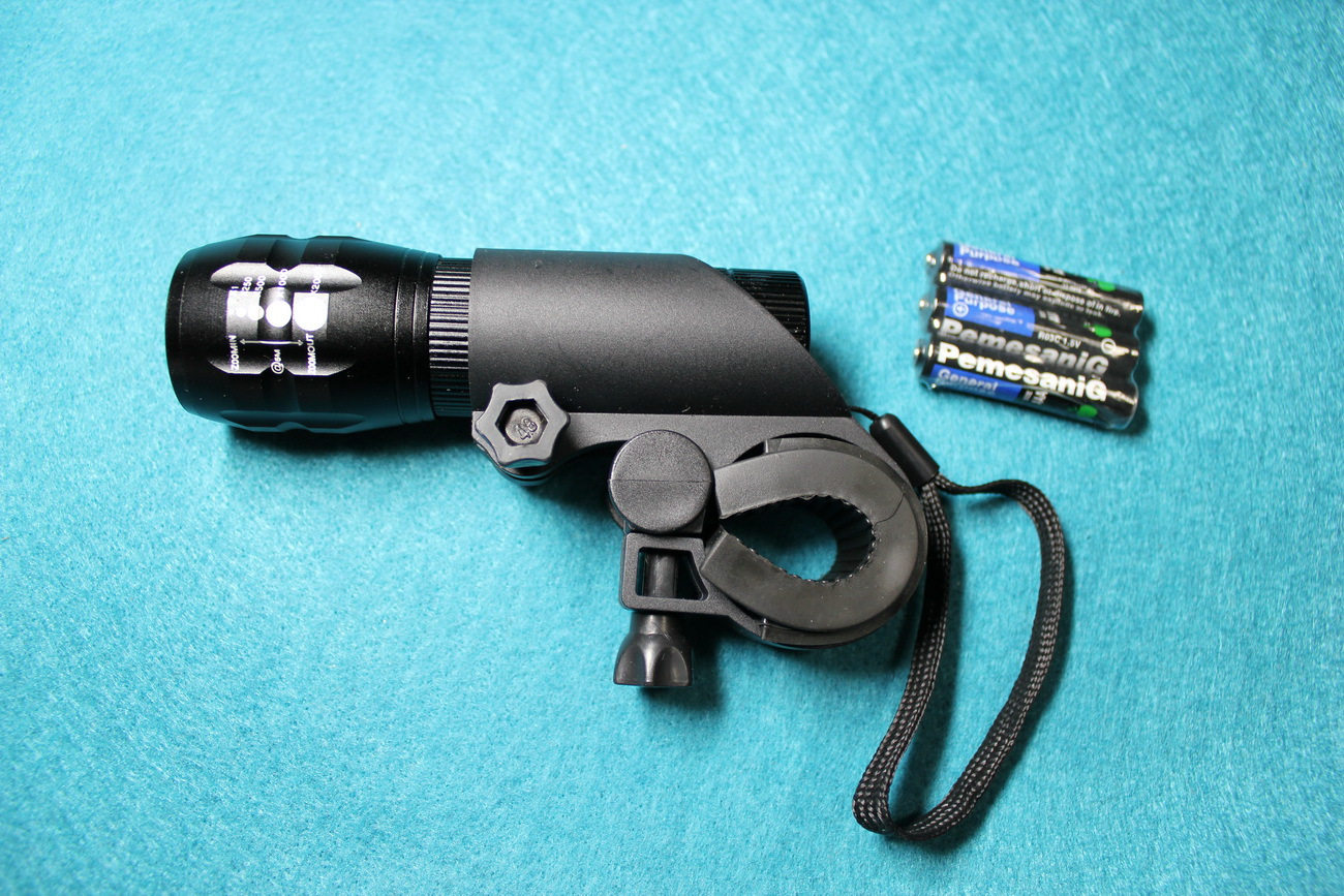 Lumière vélo - phare - Ref 2401416 Image 1