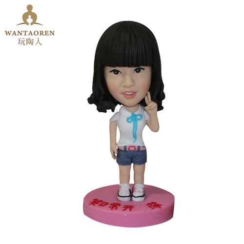 玩陶人创意个性陶偶定做，您的专属公仔！
定制产品，图片,价格可做参考，服装动作都可以个性定制，下单请联系客服拍定制专拍宝贝，有优惠哦！