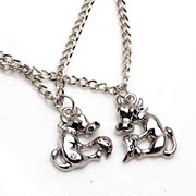 Smiling post couple cattle women pendant necklace collar accessory pendant jewelry pendant jewelry