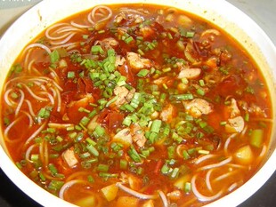 贵州特色小吃贵州六盘水市威宁农家特色酸粉酸菜粉酸汤粉