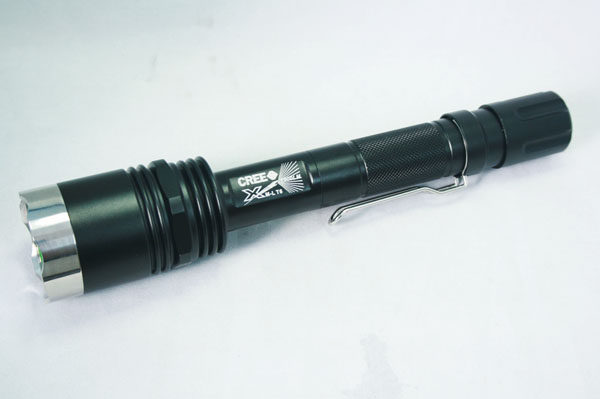 UltraFire2节18650电池X8 CREE T6 5档1200流明 户外手电筒