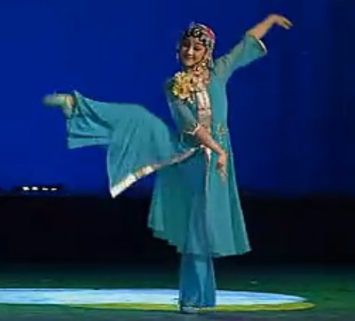 舞台民族风丽人行演出服饰