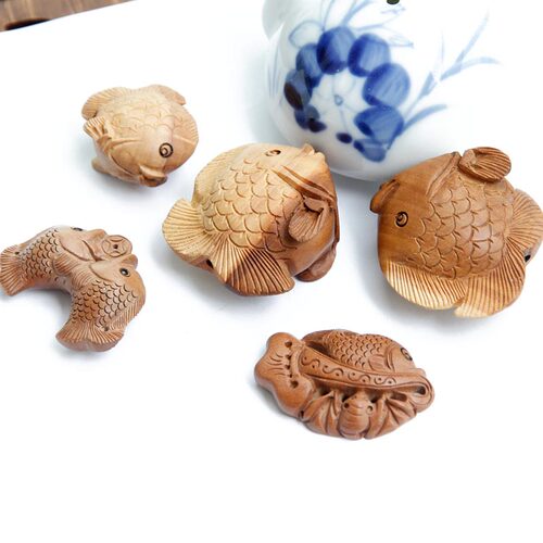 diy桃木立体手工雕刻胖胖鲤鱼