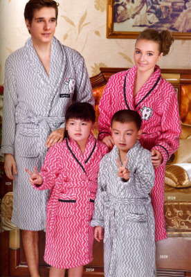 珊瑚绒加厚条纹女士浴袍