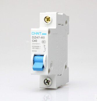 正泰20a保护器空气开关