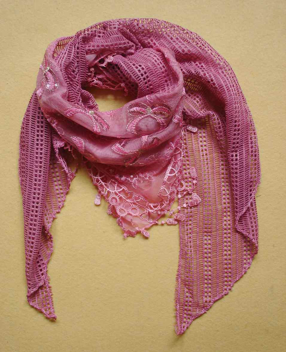 秋冬新款绣花蝴蝶结亮片流苏三角形围巾可作披肩多色特价