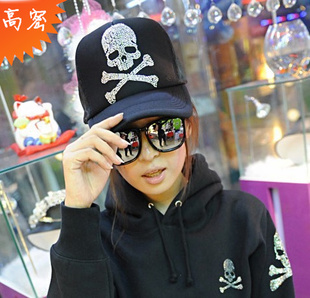 潮牌骷髅头个性DIY水钻成品图