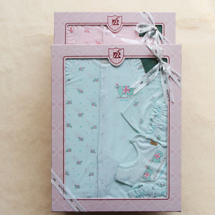 Coffret cadeau pour nouveau-né - Vêtements + Fournitures - Ref 1976701 Image 1