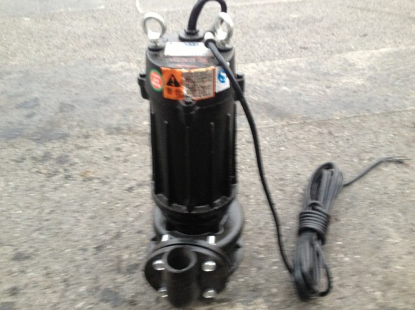 上海人民泵业潜水排污泵 污水污泥泵1100W50/65口径国标法兰全铜