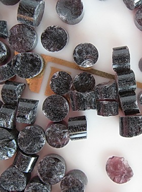 xp38深紫色柱颗粒 灯工琉璃原料 微波窑制作玻璃 工艺品琉璃原料