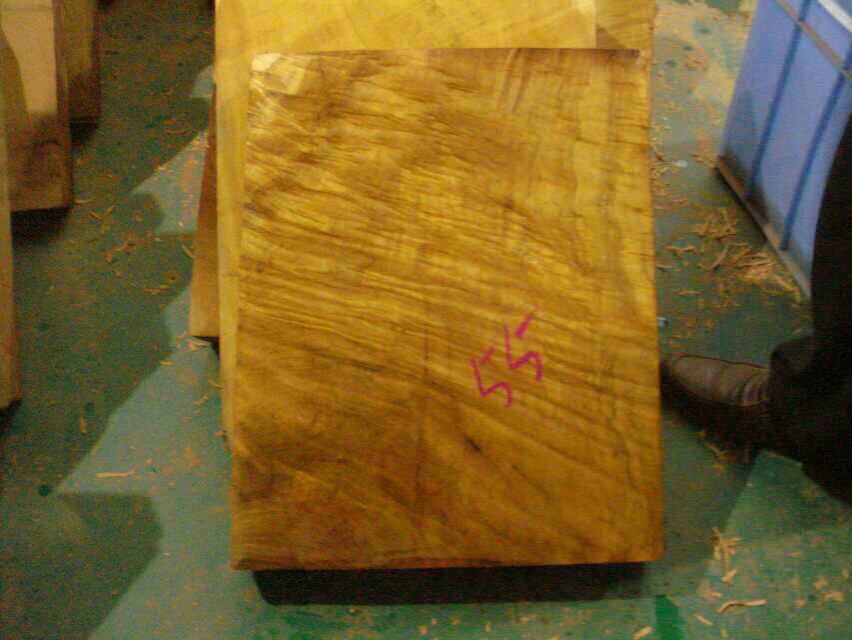工厂售满花黄金樟黄心楠水波雨滴龙胆纹红豆杉茶盘家具工艺料大板