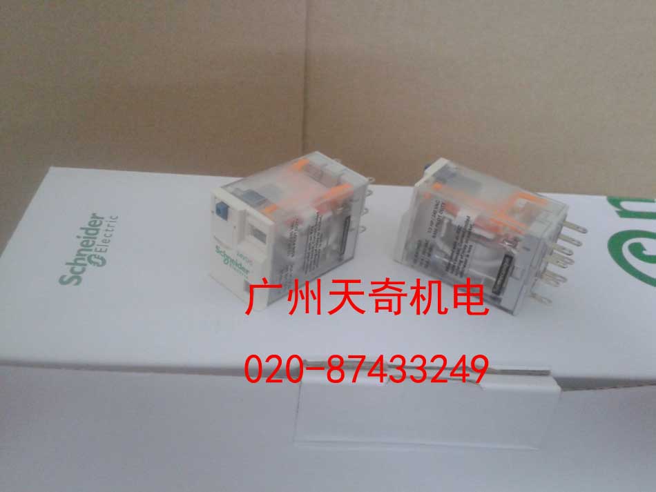 正品全新Schneider施耐德中间继电器 RXM2CB1P7 8脚 AC230V 10A