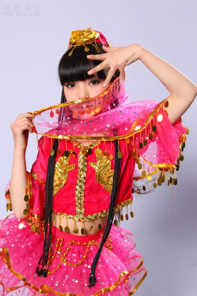 彩衣朵朵新款儿童新疆舞蹈演出服肚皮舞舞台装民族舞蹈女童装7204