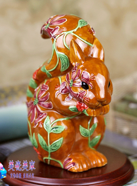 英国陶瓷田园风浮雕小松鼠工艺品