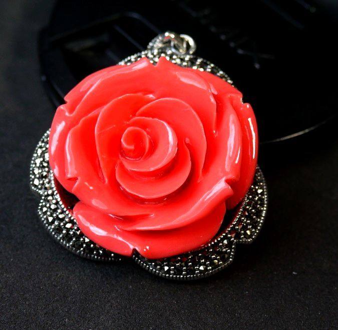 豪华纯银镶嵌胭脂红玫瑰花朵吊坠男女特价原创时尚包邮九宵美庐