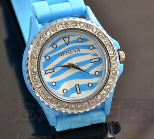 学生情侣手表 情侣斑马纹手表 硅胶手表 geneva石英表