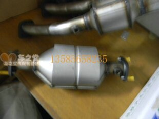 奔驰mb100 伊斯坦纳 上海汇众 三元催化  汇众带孔 原装配件 殴四