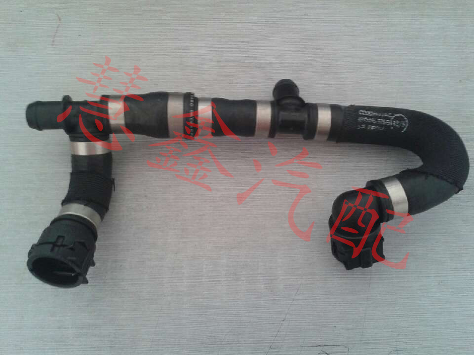 适用于06-11款奥迪A6L C6 2.0T 暖风水管 散热水管 三通 水管