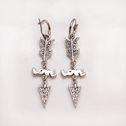 Smiling Korean LOVE arrow long earring earring earring earring Korea earloop accessory female 337789