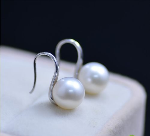 正圆天然淡水珍珠耳钉送女友