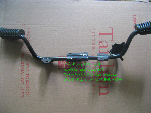 适用于铃木骏驰GT125摩托车前搁脚架 前搁脚 踏板 搁脚架 横铁