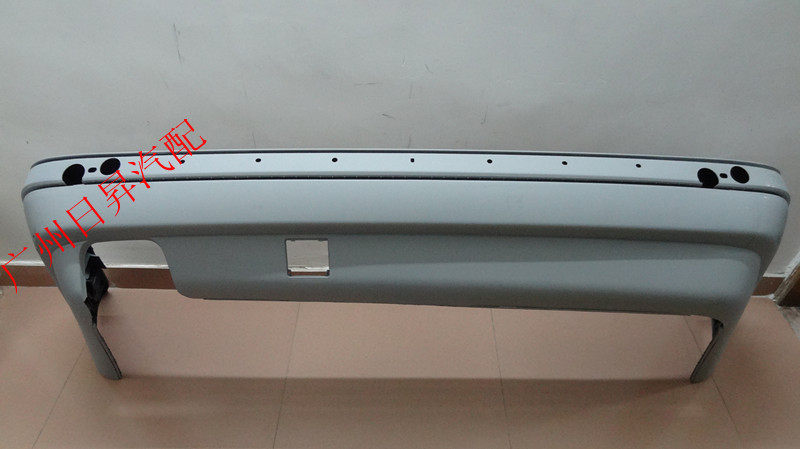 适配宝马 5系 E34 525i 535i 520I 530I 540I 后杠 后保险杠