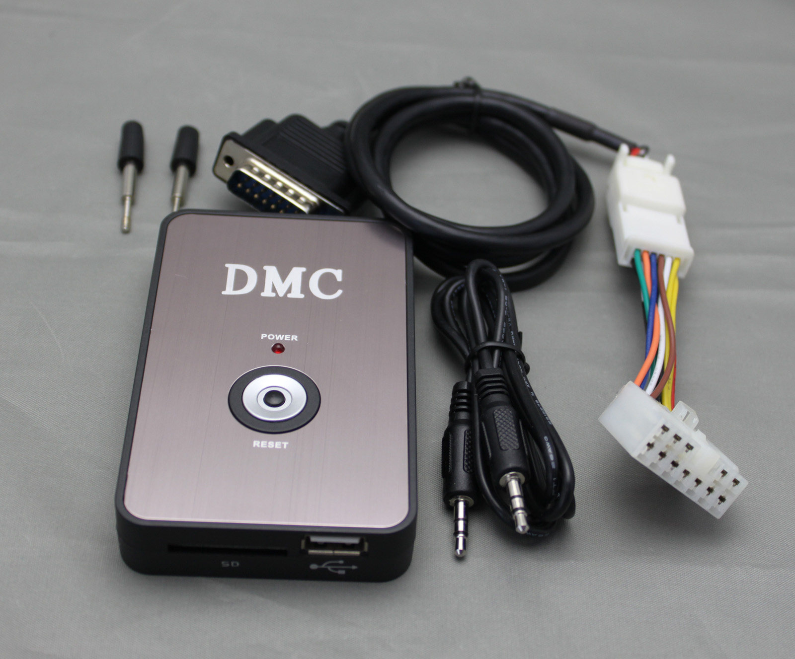 DMC数码碟盒支持USB SD卡AUX音频适用于丰田汽车用品出口畅销产品