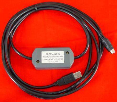 TSXPCX3030 USB 接口的施耐德 PLC 编程电缆， USB/RS485 接口， 3 米，带主站 / 从站选择开关，可连接 PLC 的 TER 和 AUX 通信口，通信距离可达 2 公里。