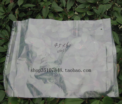 牢固，软有韧性，PE材料，有拉伸性，袋子两侧不容易破，带自粘条，