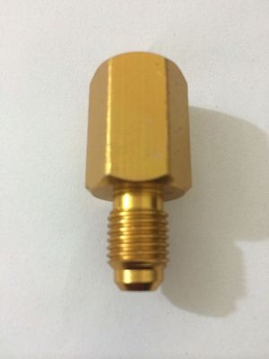 R410a制冷空调转换加氟接头内有顶针 外1/4SAE 内5/16SAE Adapter