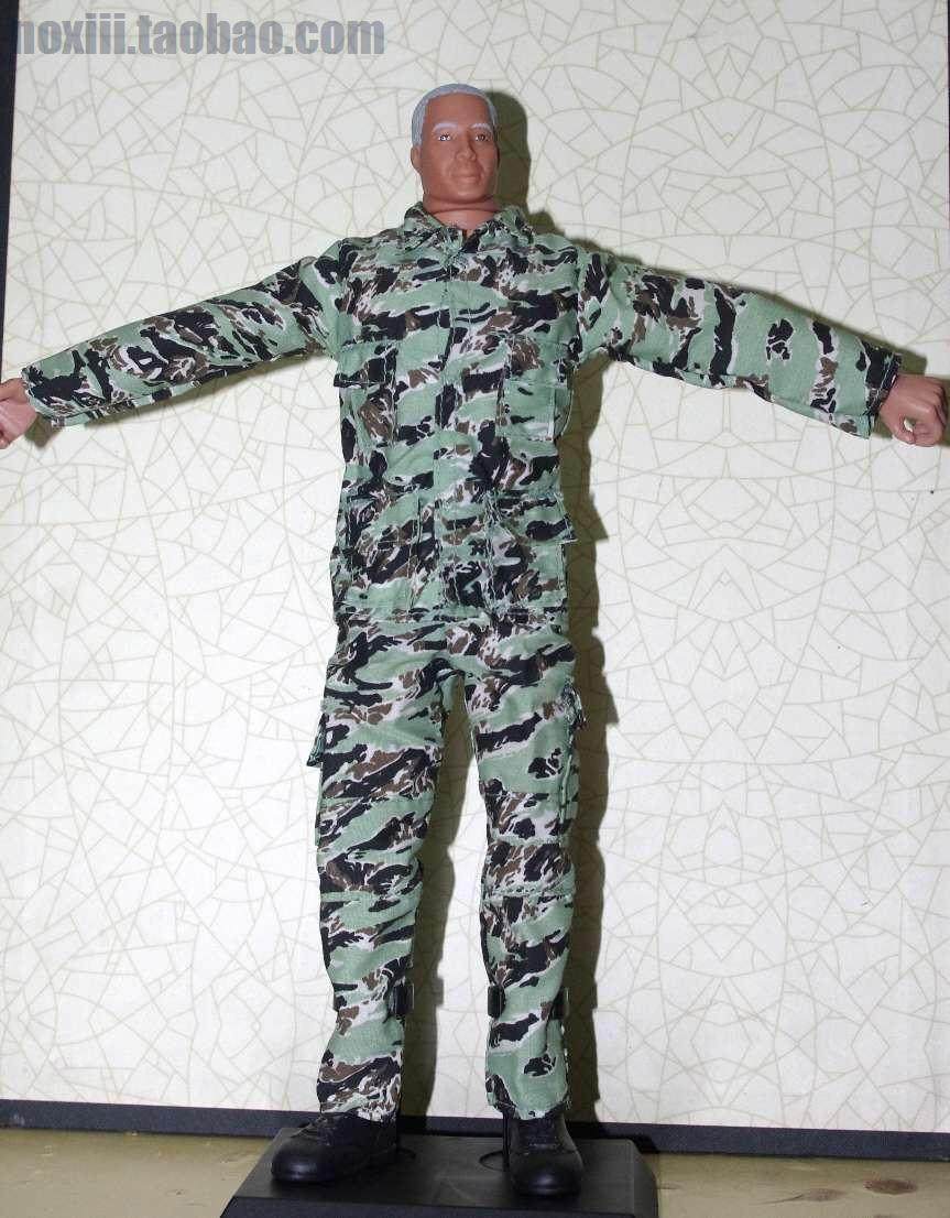 特种部队沙漠迷彩衣服裤子兵人