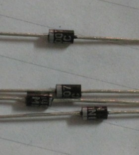 整流二极管 1N4007 IN4007 1A/1200V 直插DO-41 50只 拍1件 =50只