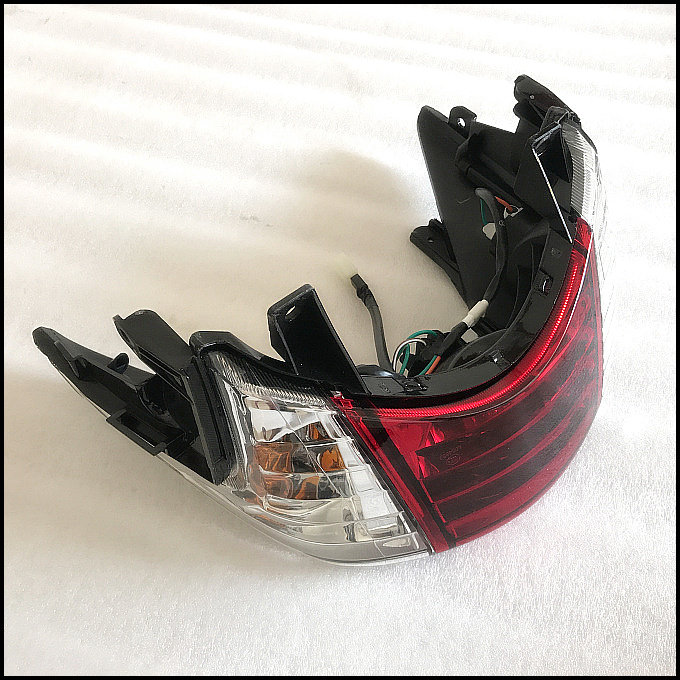 新大洲本田E影110尾灯总成