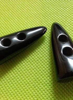 40MM黑色两眼牛角53MM白色两眼牛角纽扣大衣纽扣