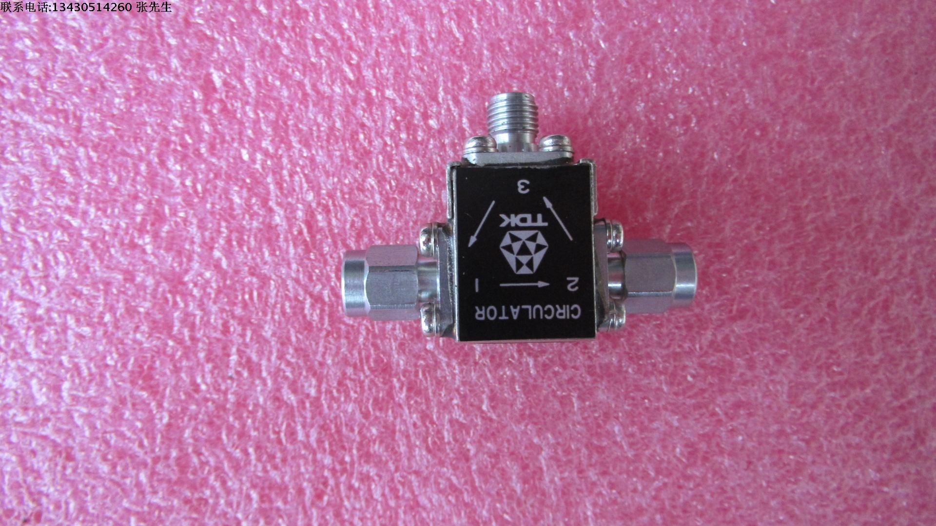 TDK进口 CU171B485 13-15GHz SMA RF 射频微波同轴环形器 质量包好，包能用  可提供详细测试图 请放心购买 频率范围：13-15GHz 插损:＜1dB， 隔离度.:＞19dB， SMA接头： 公公母
